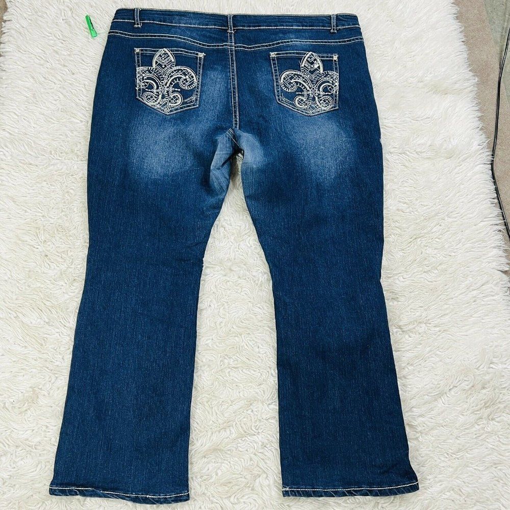 Sexy Plus Embroidered Sequin Rhinestone Southwestern Stretch Boot Jeans Sz 24 gt